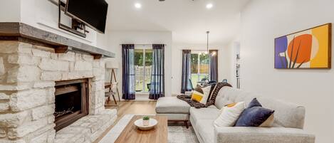 Smart-tv en een open haard