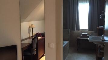 Family Quadruple Room | Bathroom