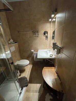 Standard Double Room, 2 Twin Beds | Bathroom - Hotel Prelude (Aalter)