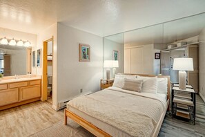 1 bedroom, iron/ironing board, Internet, bed sheets