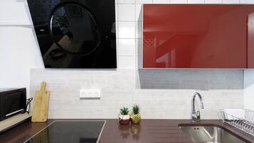 Réfrigérateur, four, lave-vaisselle