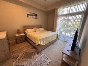 2 chambres, bureau, fer et planche à repasser, accès au Wi-Fi (inclus)