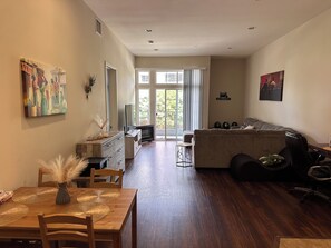 Smart TV, fireplace, ping pong, computer monitors