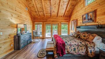 Kabin, 1 Tempat Tidur King dengan tempat tidur Sofa, patio | 1 kamar tidur dan didekorasi berbeda-beda