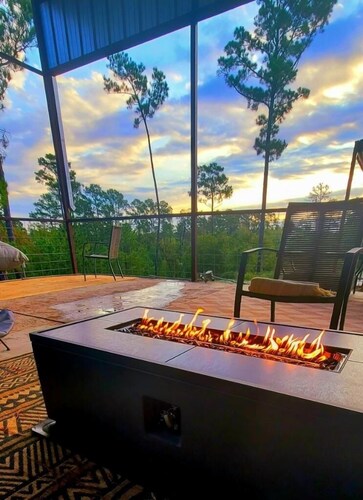 Bastrop Container Hideaway-Forest Views-Near Hiking