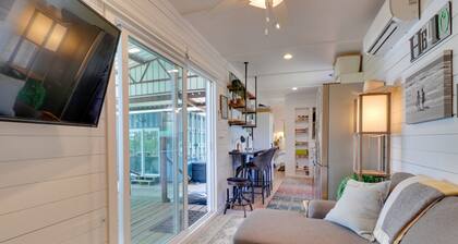 Bastrop Container Hideaway-Forest Views-Near Hiking