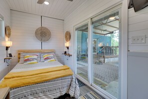 2 bedrooms, desk, free WiFi, bed sheets