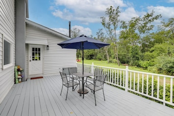 Pennington Vacation Rental | 5BR | 2.5BA | 2,800 Sq Ft | 4 Steps to Enter