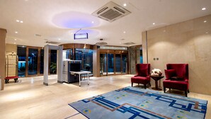 Lobby sitting area - The Pearl Jabi Lake (Abuja)