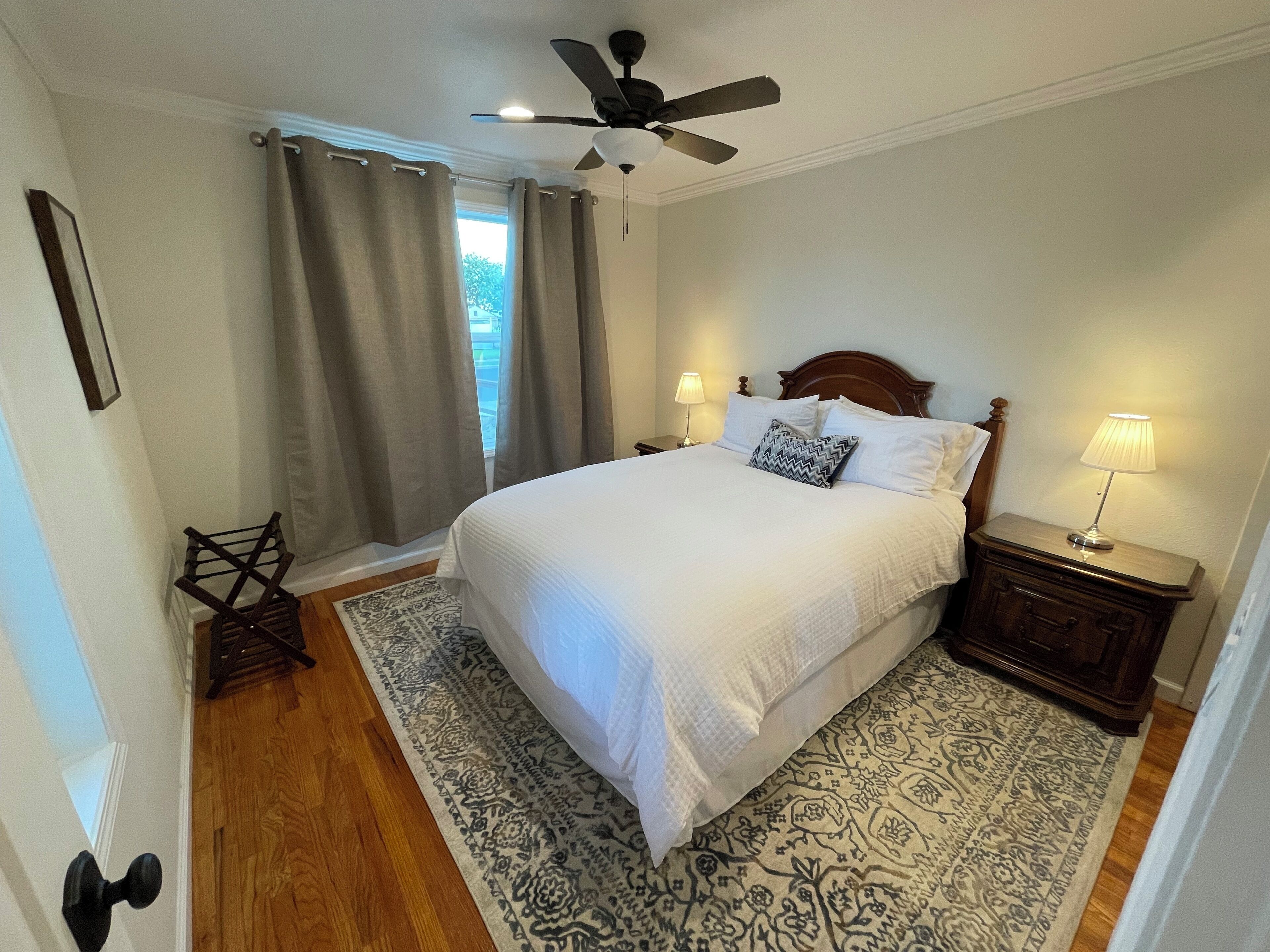 2 bedrooms, desk, soundproofing, iron/ironing board