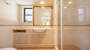 Bathtub