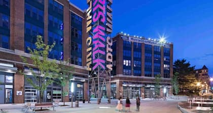 LUX Brookland Retreat | Close to Shops Restaurants