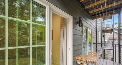 Garden & City Skyline View Home in Brookland!