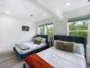 4 Schlafzimmer, Bügeleisen/Bügelbrett, Internetzugang, Bettwäsche