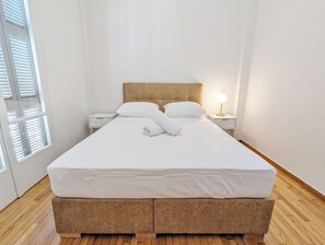 3 habitaciones, escritorio, tabla de planchar con plancha y wifi gratis