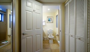Bathroom - Pompano Beach | Couples Coastal Retreat | Pool + Beach (Pompano Beach)