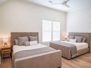 3 Schlafzimmer, Schreibtisch, Bügeleisen/Bügelbrett, kostenloses WLAN
