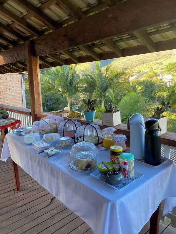 Free daily buffet breakfast