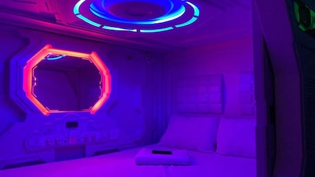 ์คํ ๋ค๋ ๋๋ธ๋ฃธ | ๋ฌด๋ฃ WiFi, ์นจ๋ ์ํธ