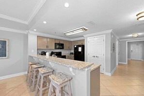 Fridge, microwave, oven, stovetop - Family favorite! On the beach! Amazing amenities! (Orange Beach)