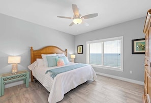 2 bedrooms, iron/ironing board, travel cot, free WiFi - Family favorite! On the beach! Amazing amenities! (Orange Beach)