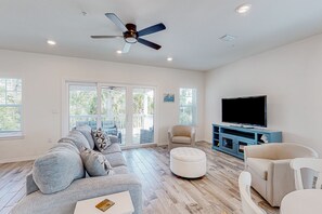 Televisión y reproductor de DVD 