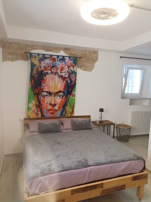 1 bedroom, free WiFi, bed sheets