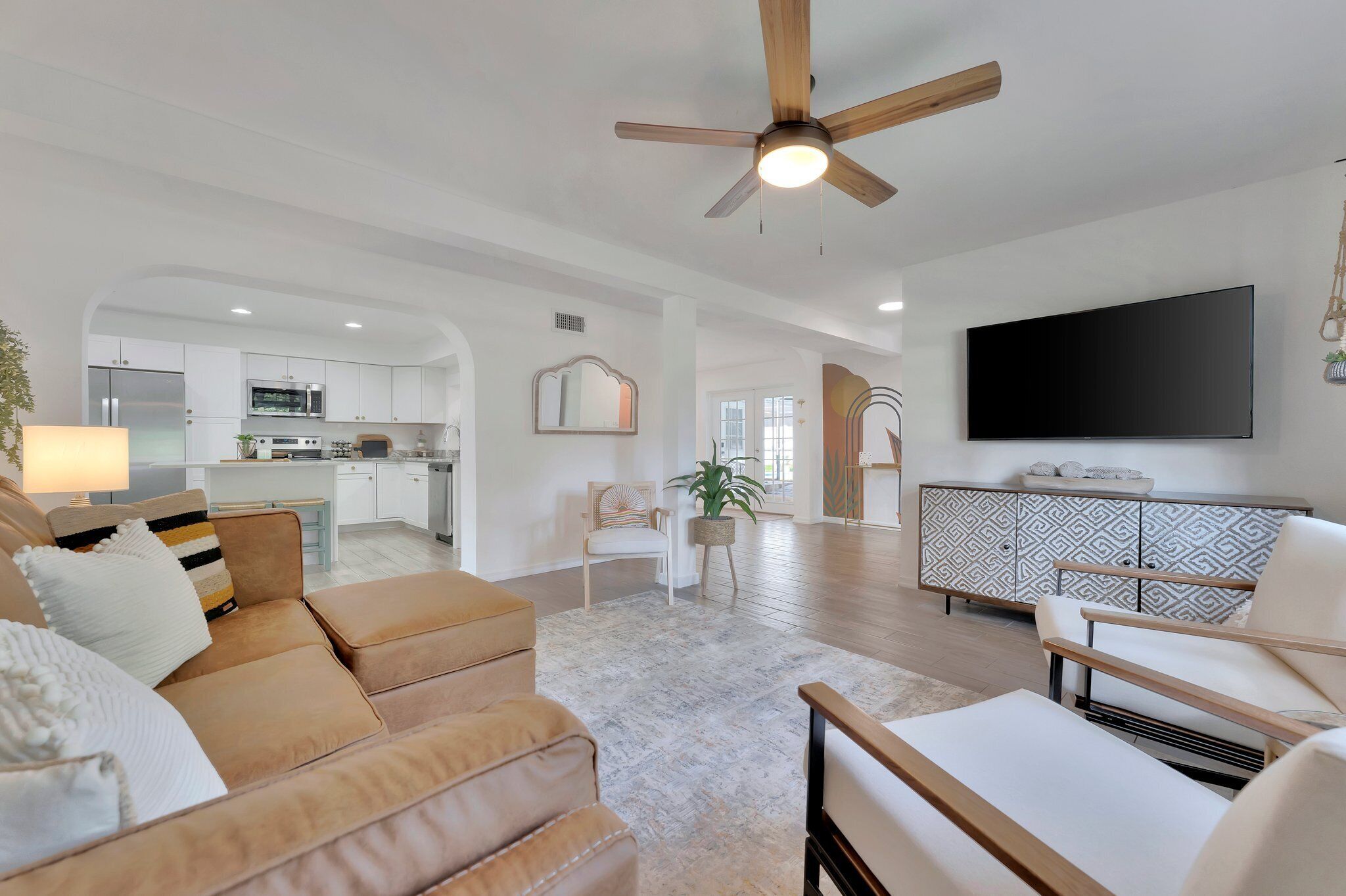 Featured on Magnolia Ntwk Beachfront Bargain Hunt: Heated POOL, minutes to beach