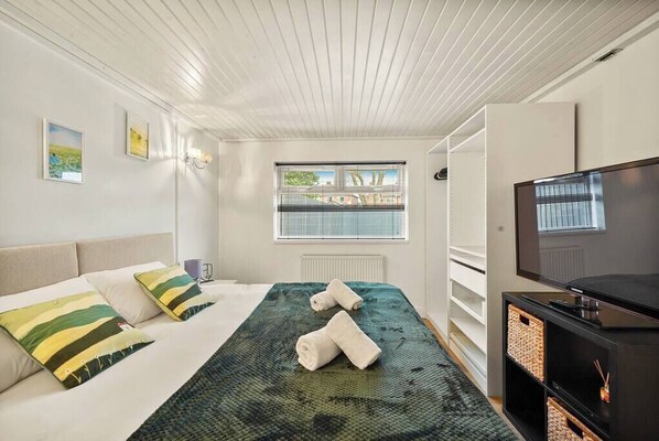 2 bedrooms