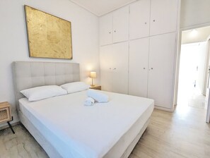3 bedrooms, desk, iron/ironing board, free WiFi - Athens Divas Secret Suite 5 (Athina)
