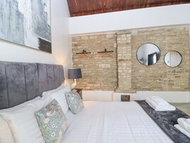 Cottage | 2 bedrooms, individually decorated, individually furnished, free WiFi