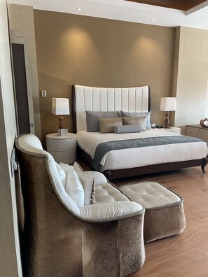 1 dormitori, planxa i posts de planxar, wifi i roba de llit 