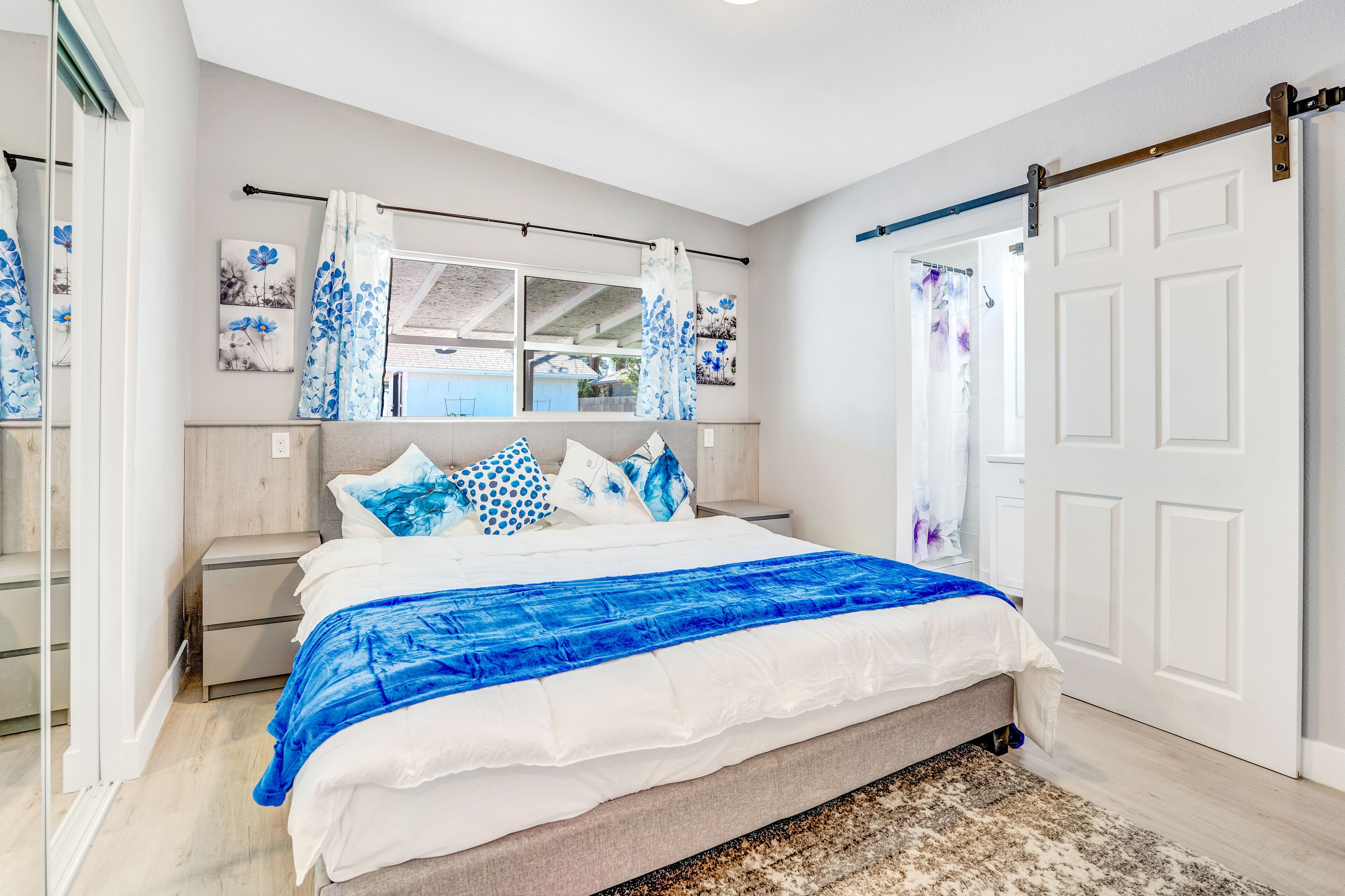 2 bedrooms, iron/ironing board, travel cot, WiFi