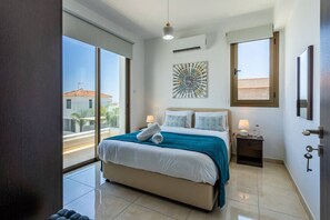 3 bedrooms, desk, iron/ironing board, WiFi