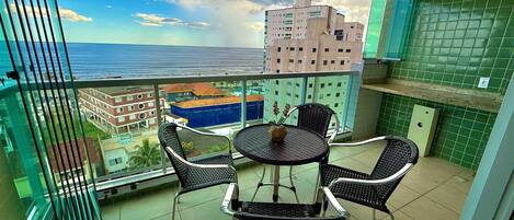 Panoramic Apartment | Outdoor dining