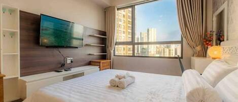 2 bedrooms, iron/ironing board, travel cot, free WiFi