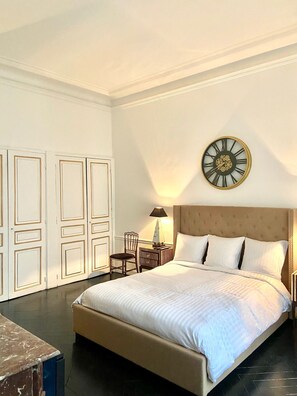 2 bedrooms, iron/ironing board, WiFi, bed sheets - Le Loft Triangle D'or - 220m2 - Paris 8eme (Paris)