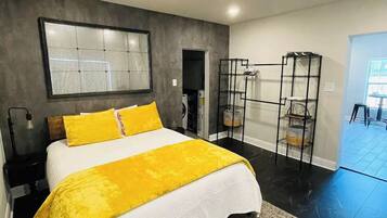 1 habitación, tabla de planchar con plancha, wifi y ropa de cama