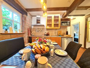 Dining - AVAHOME: Platz für 6, WLAN, Netflix, Nespresso, Parkplätze, Erdgeschoss (Kandel)