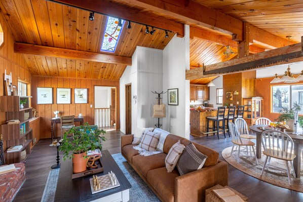 Smart TV, fireplace, ping pong, offices