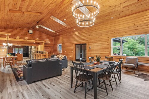 Katskill Mountain Lodge- Hot Tub, Game Room & Theater