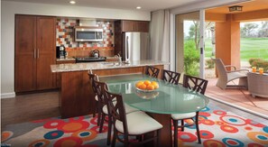 Private kitchen - Marriott Shadow Ridge A full service luxury timeshare (Palm Desert)
