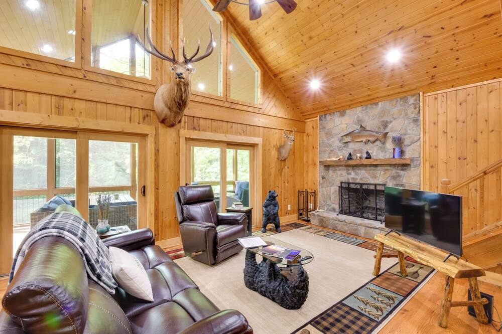 Scenic Duplex Cabin Rental Near Lake Burton!