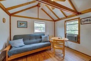 TV - Buena Vista Cabin: Tranquil Haven Near Town Square (Buena Vista)
