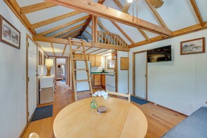 Interior - Buena Vista Cabin: Tranquil Haven Near Town Square (Buena Vista)