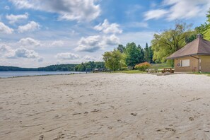 Beach nearby - Resort Amenities: Family-Friendly DuBois Cabin (DuBois)