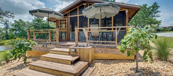 Spacious Buena Vista Cabin w/ Lake Views & Deck