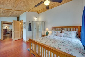 3 Schlafzimmer, Schreibtisch, Bügeleisen/Bügelbrett, Reisekinderbett