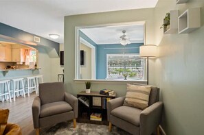 Living area - 2 Bed 2 Bath Across from Samford
 (Birmingham)