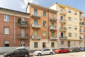Exterior - GuestHost - MM Massaua Apartment - w/ two Balconies (Torino)